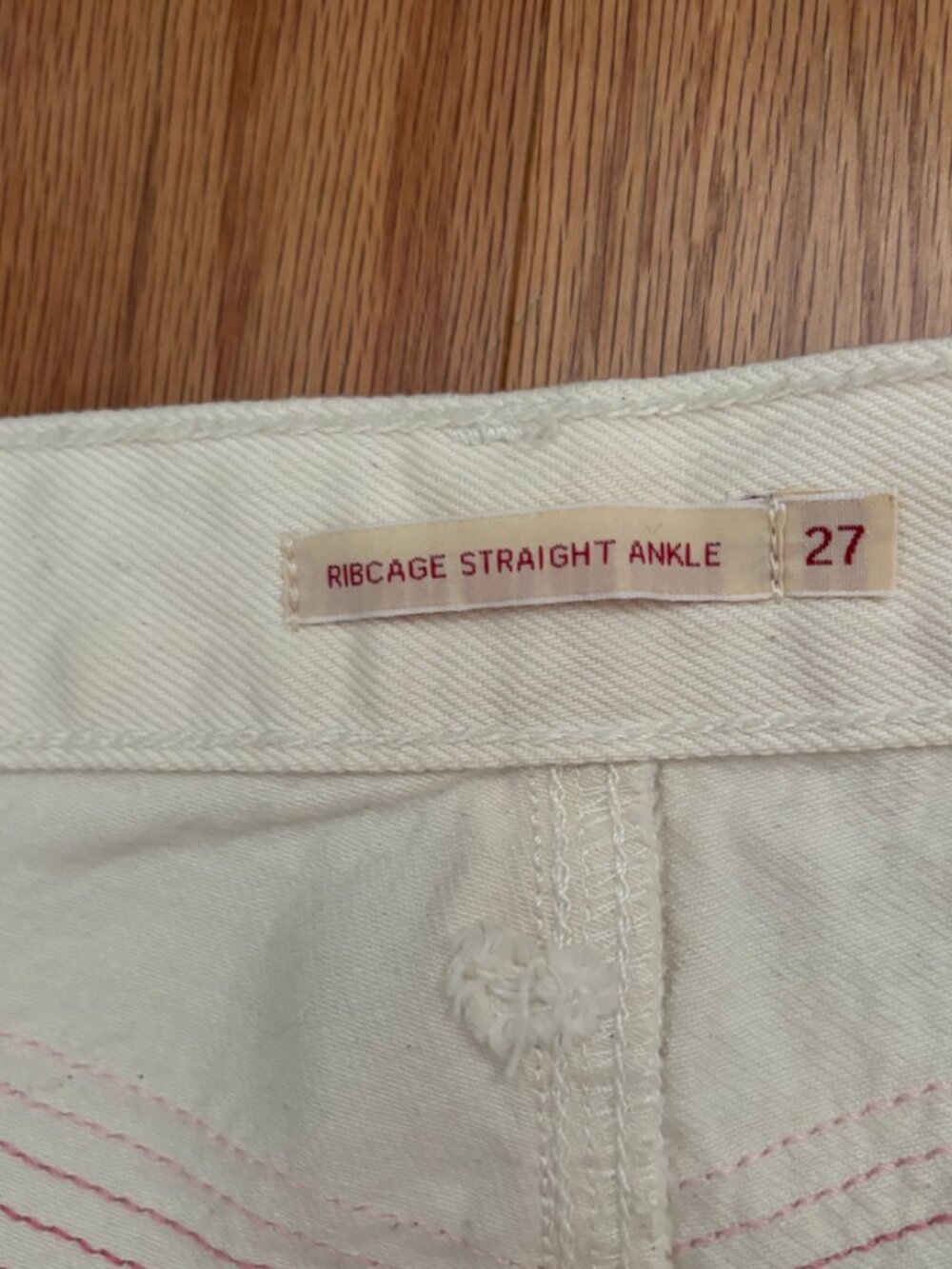 Levis Ribcage Straight Ankle Jeans in Chasing Rainbows Cream Sz 27 - Picture 3 of 10